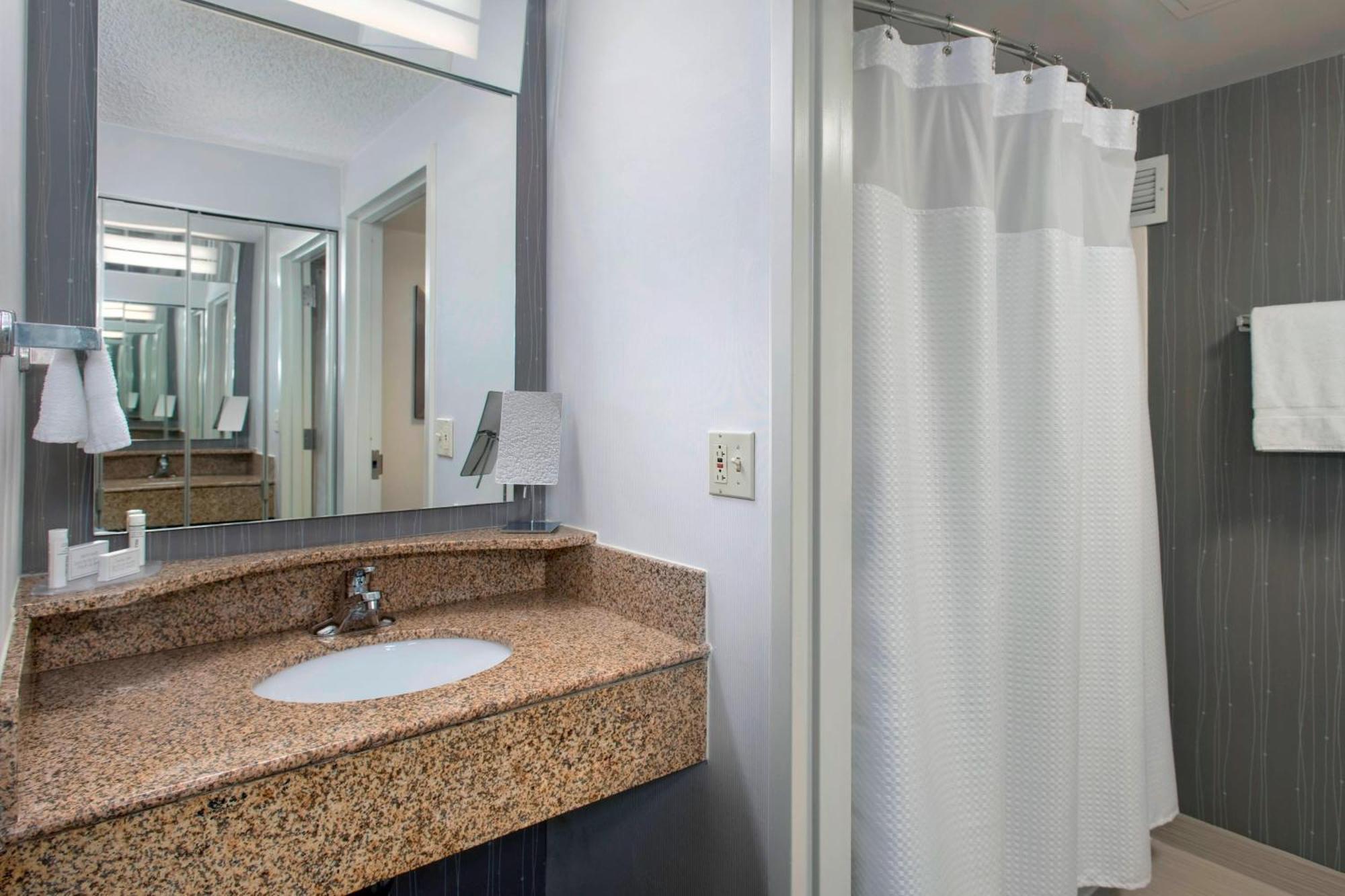 Hotel Courtyard By Marriott Newark Elizabeth Exterior foto